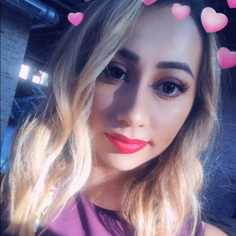 Meet your Posher, Daniella